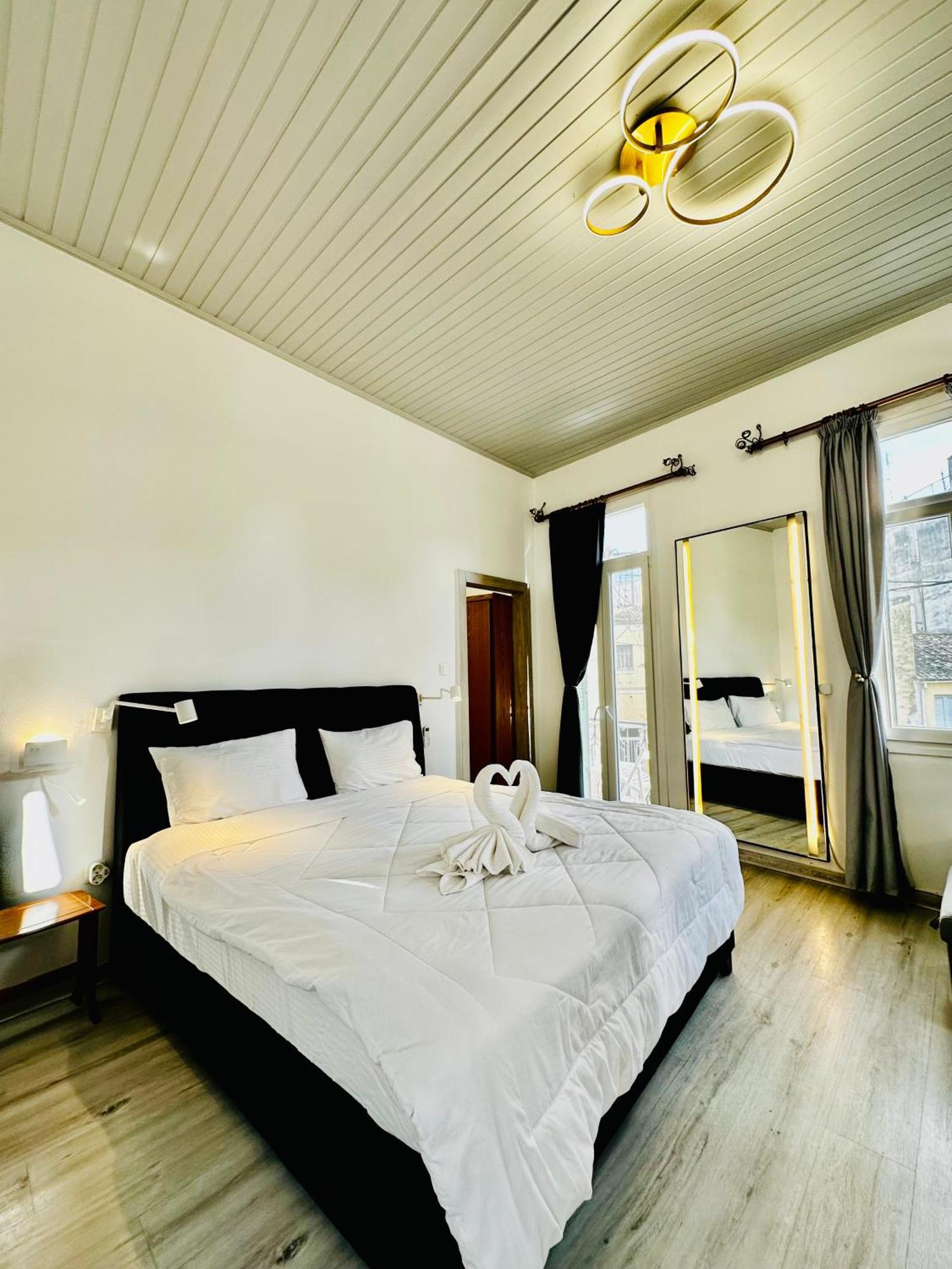 Travelers Luxury Suites, Studios & Apartments Corfu  Ngoại thất bức ảnh
