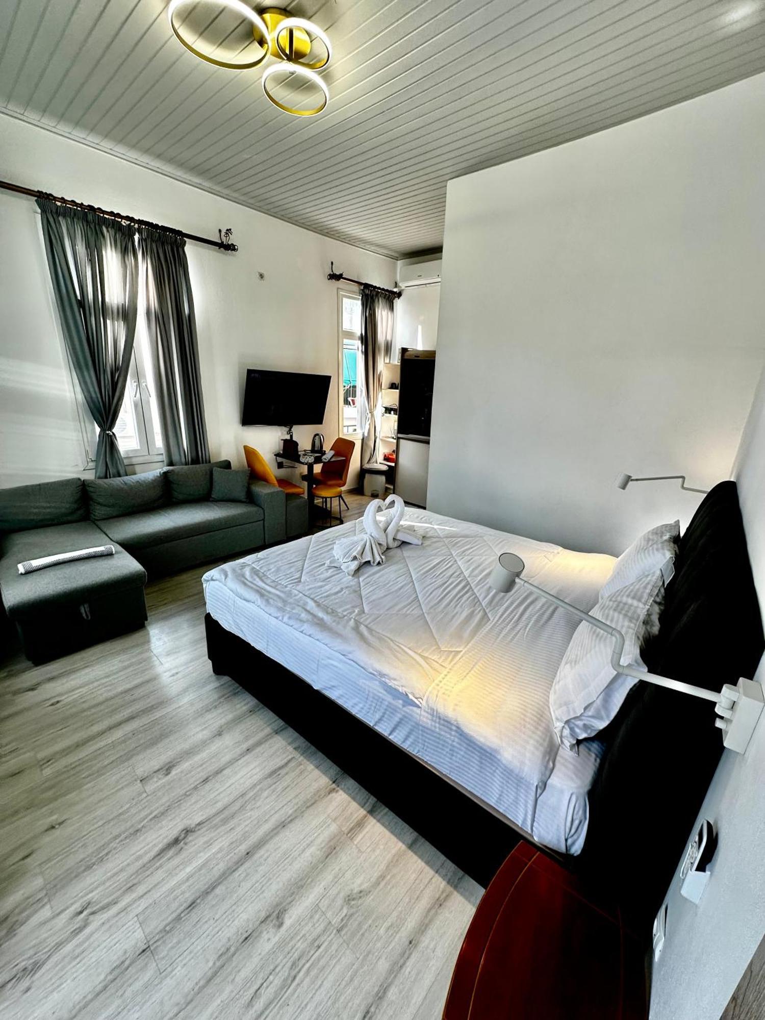 Travelers Luxury Suites, Studios & Apartments Corfu  Ngoại thất bức ảnh