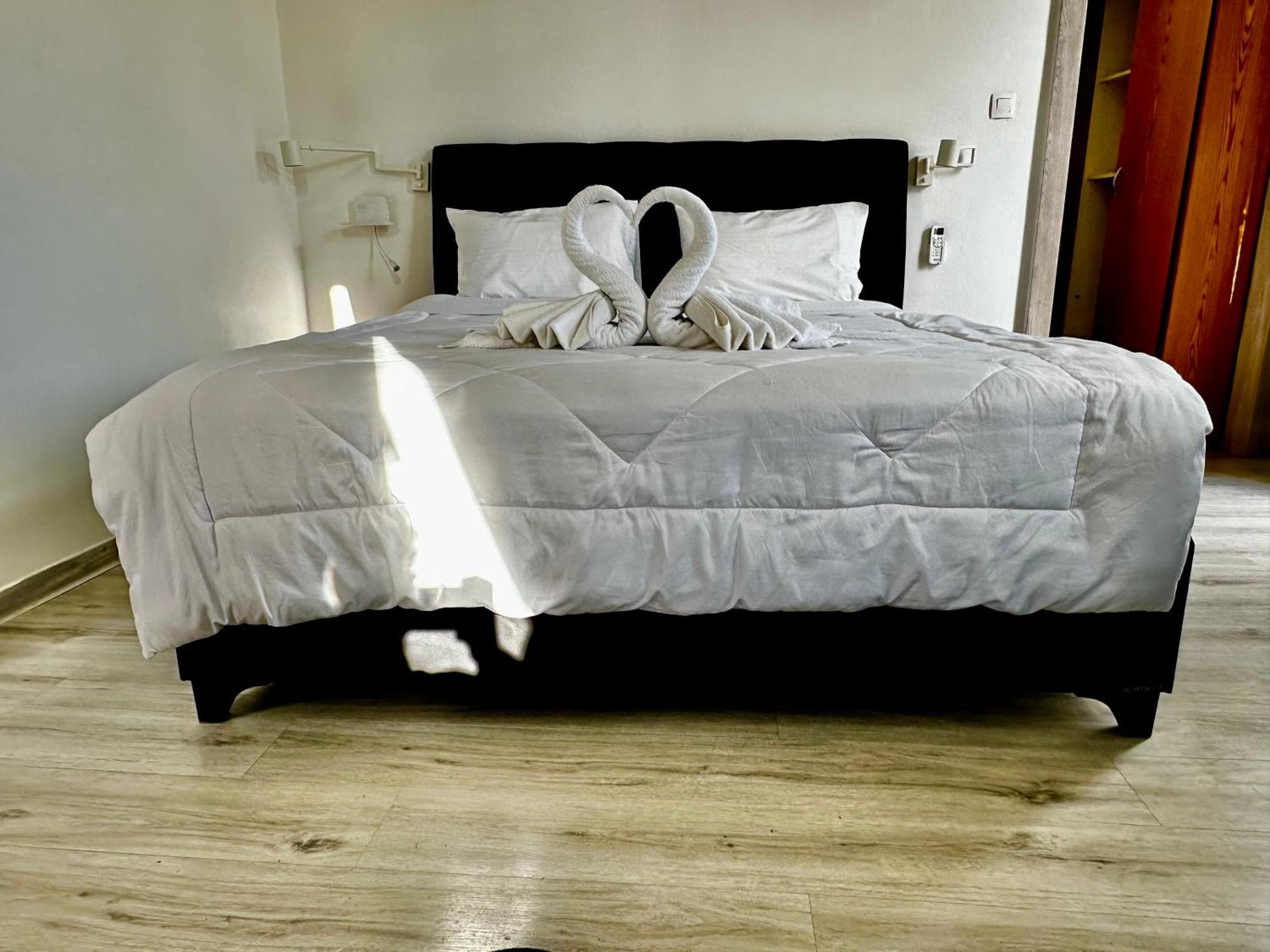 Travelers Luxury Suites, Studios & Apartments Corfu  Ngoại thất bức ảnh