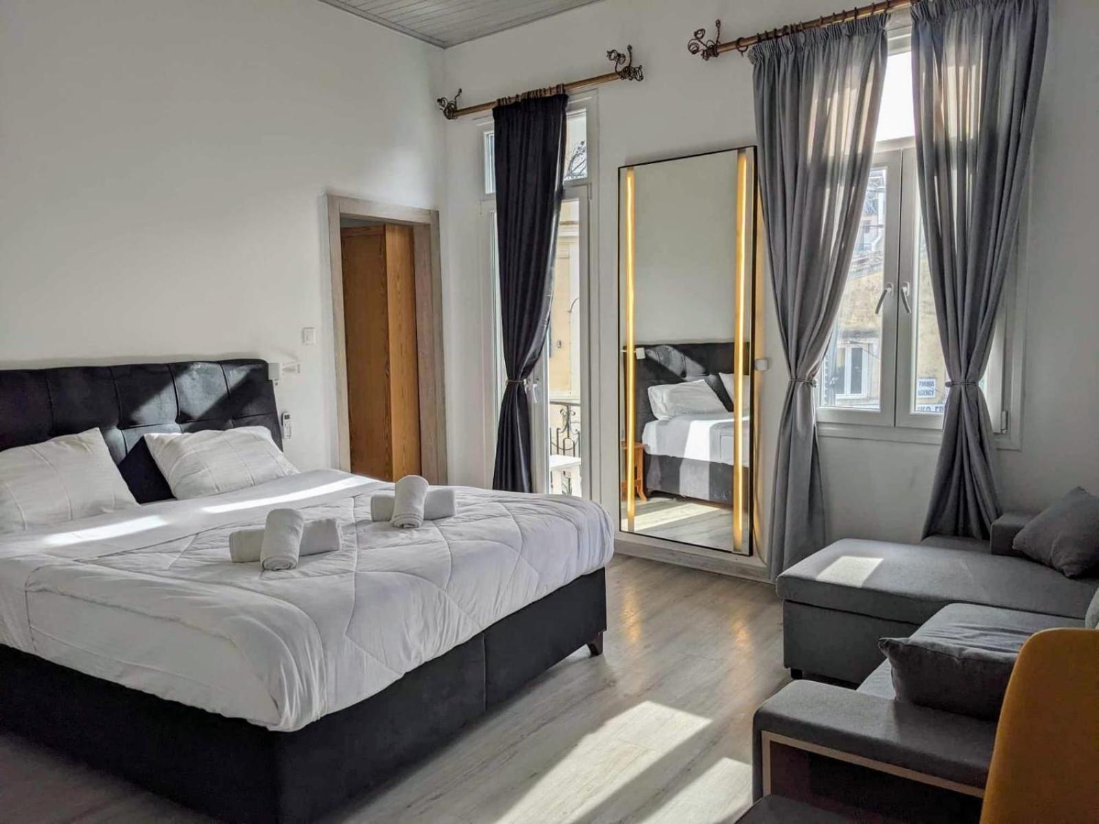 Travelers Luxury Suites, Studios & Apartments Corfu  Ngoại thất bức ảnh
